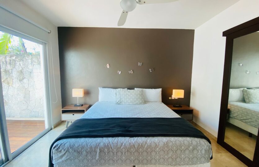 2 Bedroom Condo For Sale in Playa del Carmen 2 Blocks to the 5th Avenue