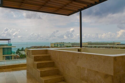 4 Bedrooms Penthouse For Sale a Few Steps from the Beach