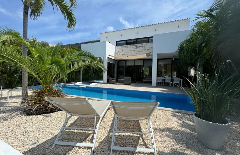 5 Bedroom House For Sale in Puerto Aventuras with a Boat Slip