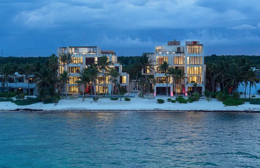 Oceanfront 2 bedroom penthouse for sale in Tankah bay