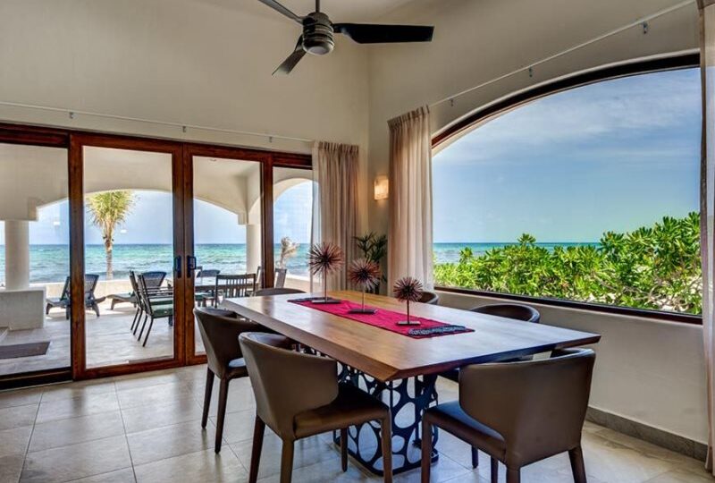 3 Bedroom Beachfront House For Sale in Playacar I