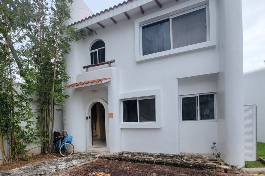 3 Bedroom House for Sale in Mayamar, Playacar II