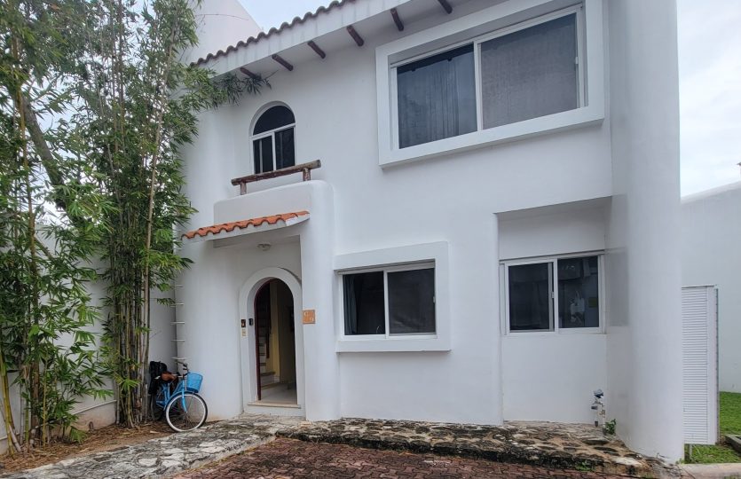 3 Bedroom House for Sale in Mayamar, Playacar II