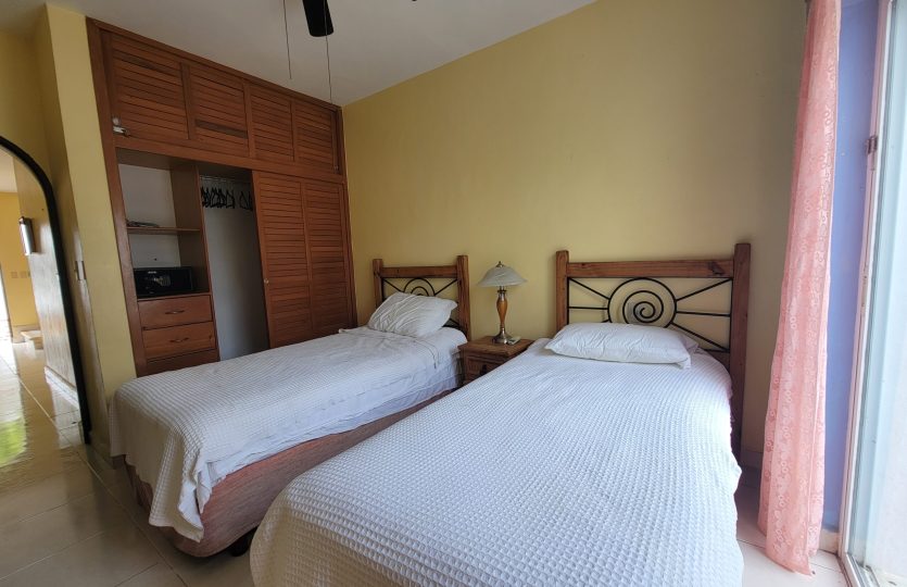 3 Bedroom House for Sale in Mayamar, Playacar II
