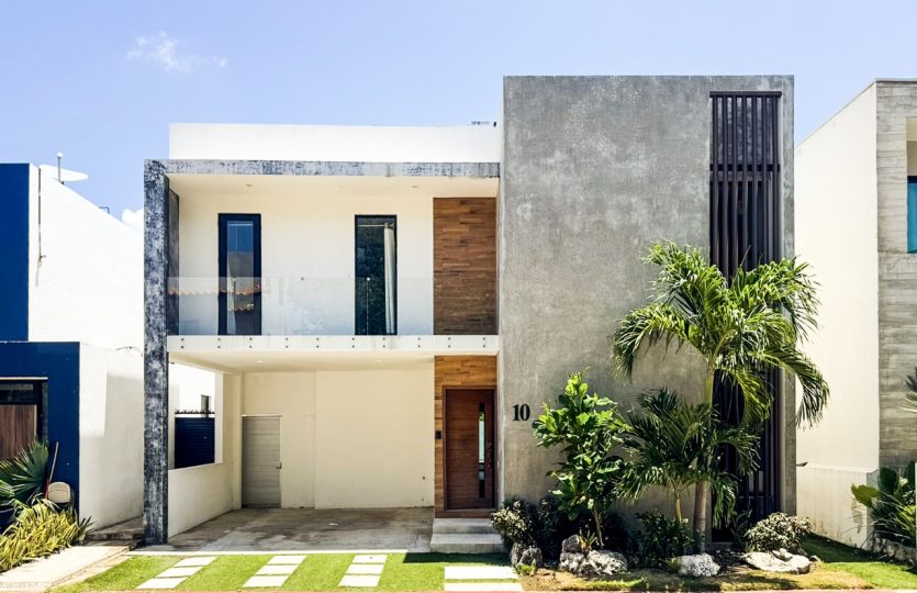 5 Bedroom House for Sale in Bosques de Bambu