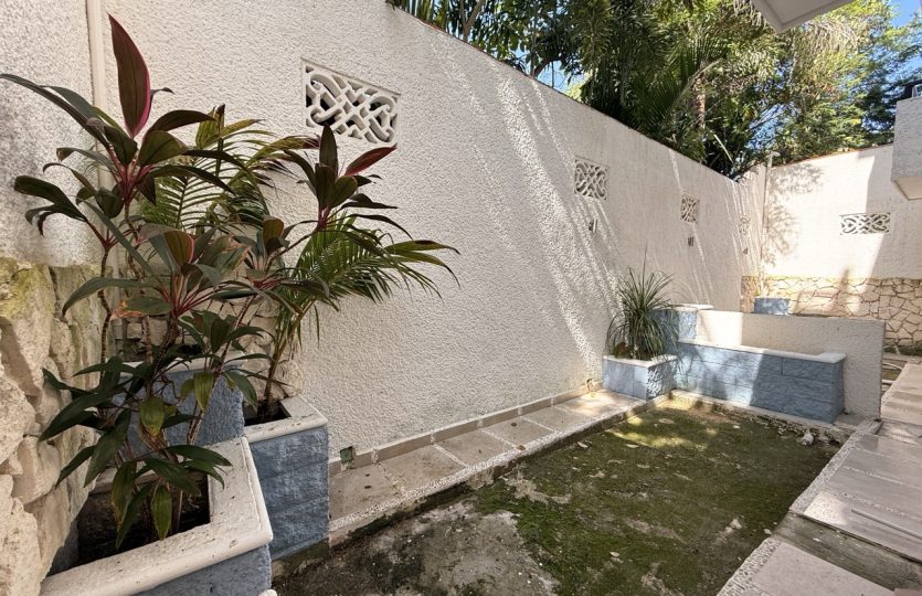 Edificio Colibri - 6-Unit Apartment for Sale