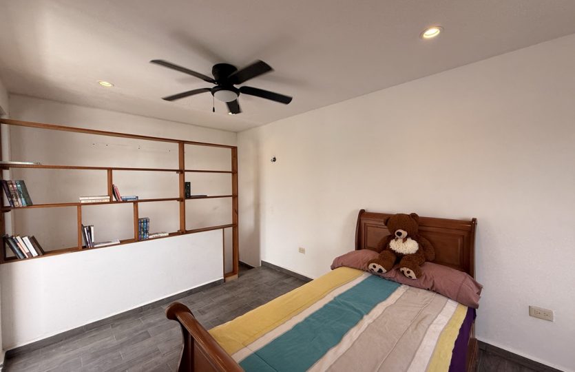 Edificio Colibri - 6-Unit Apartment for Sale