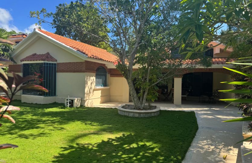 Fisher House - Beautiful Single-Story Home for Sale in Puerto Aventuras
