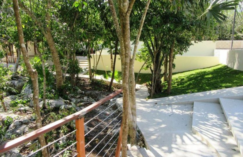 5 Bedroom House for Sale in Bosques de Bambu