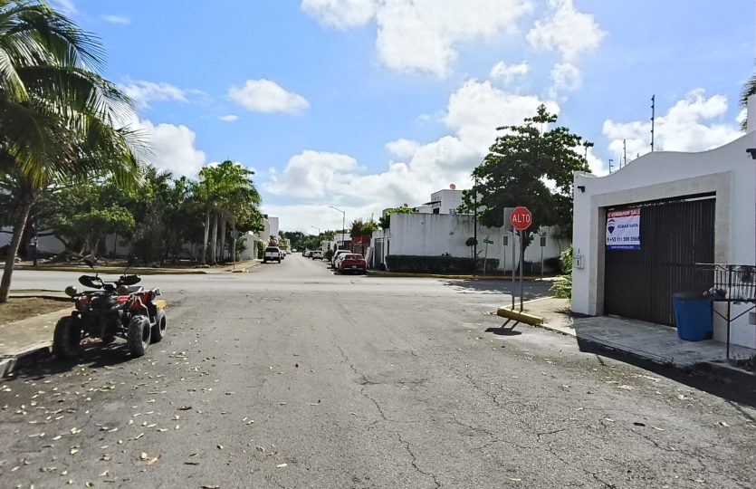 4-Bedroom Mediterranean Home for Sale in Santa Fe Playa del Carmen