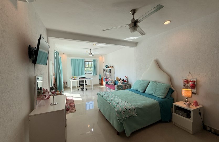 4-Bedroom Mediterranean Home for Sale in Santa Fe Playa del Carmen