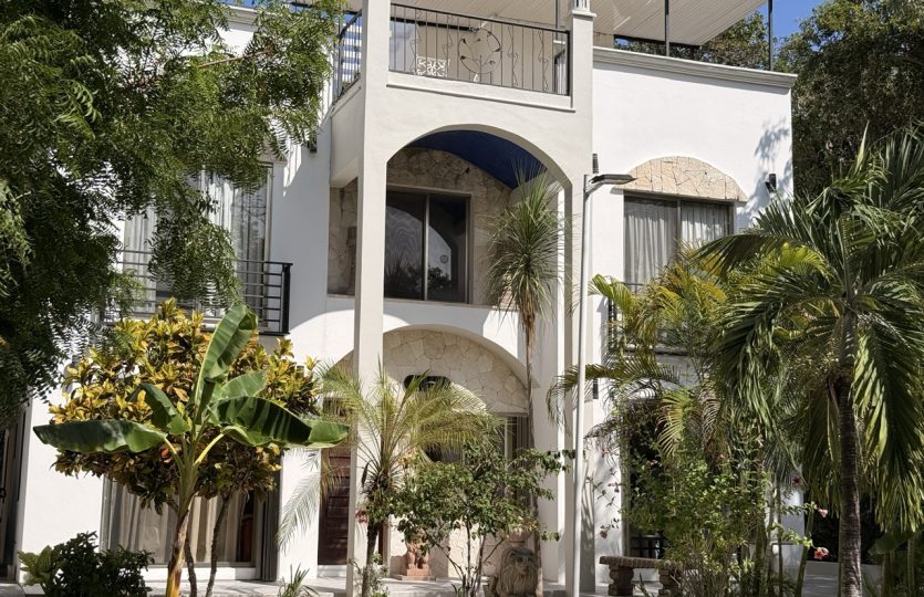 Casa Bonampak – Luxury 4-Bedroom Home for Sale in Playacar Phase II