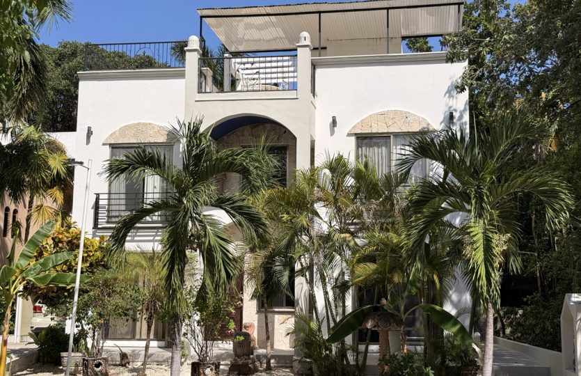 Casa Bonampak – Luxury 4-Bedroom Home for Sale in Playacar Phase II