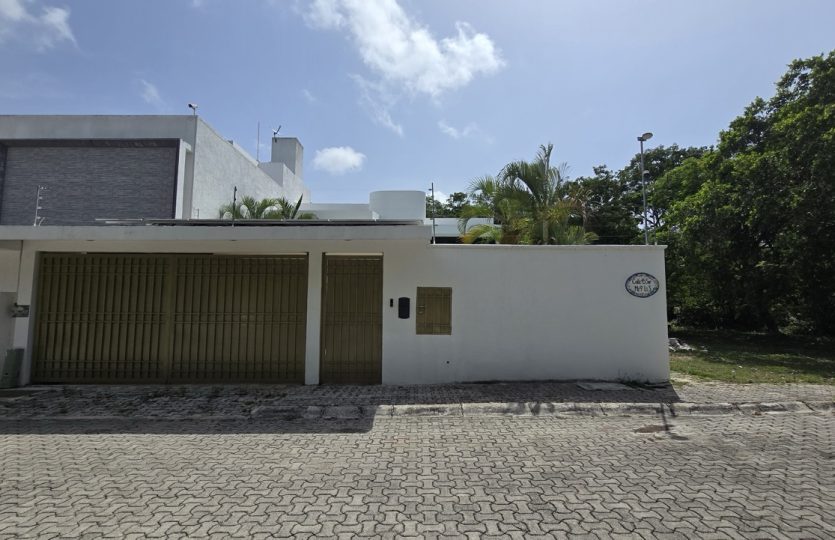 Casa Almendros for Sale | 4BR Sustainable Home with Pool in Los Almendros