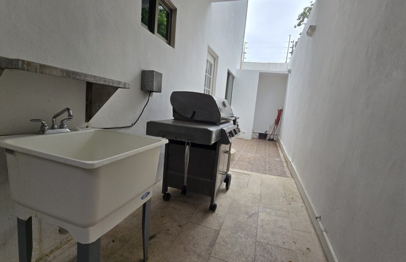Casa Almendros for Sale | 4BR Sustainable Home with Pool in Los Almendros